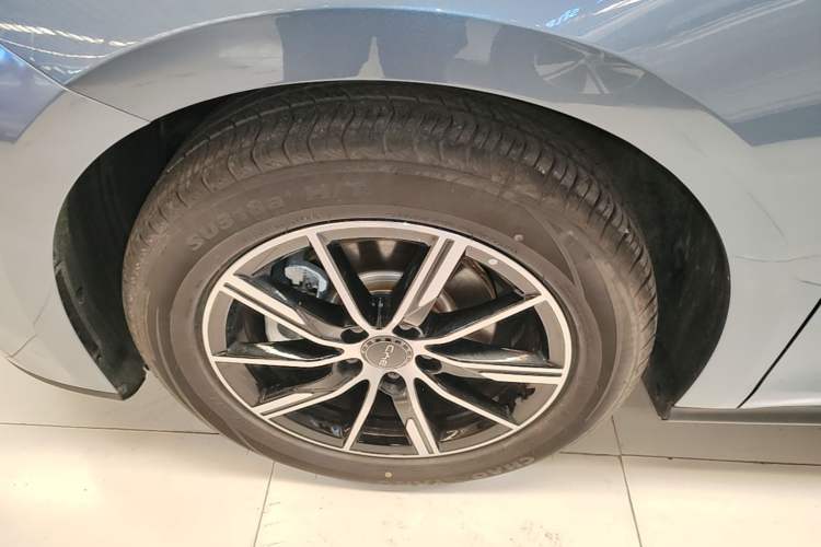 Used BYD Seal 06 New Energy 2024 DM-i 80KM Prestige Model Left Front Wheel Hub