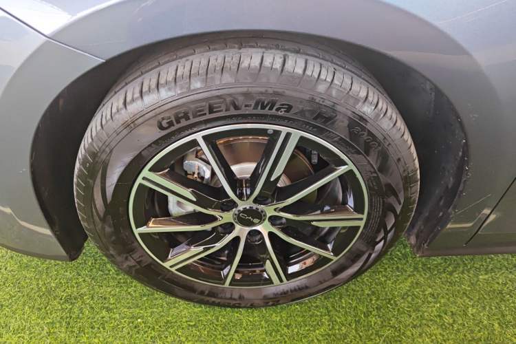 Used BYD Seal 06 New Energy 2024 DM-i 80KM Luxury Model Left Front Wheel Hub