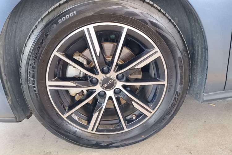 Used BYD Seal 06 New Energy 2024 DM-i 80KM Prestige Model Left Front Wheel Hub