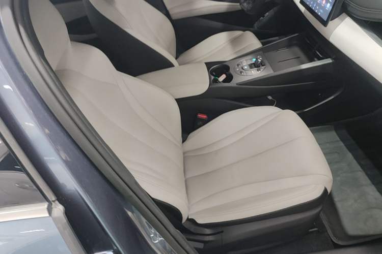 Used BYD Seal 06 New Energy 2024 DM-i 80KM Luxury Model Right Front Seat