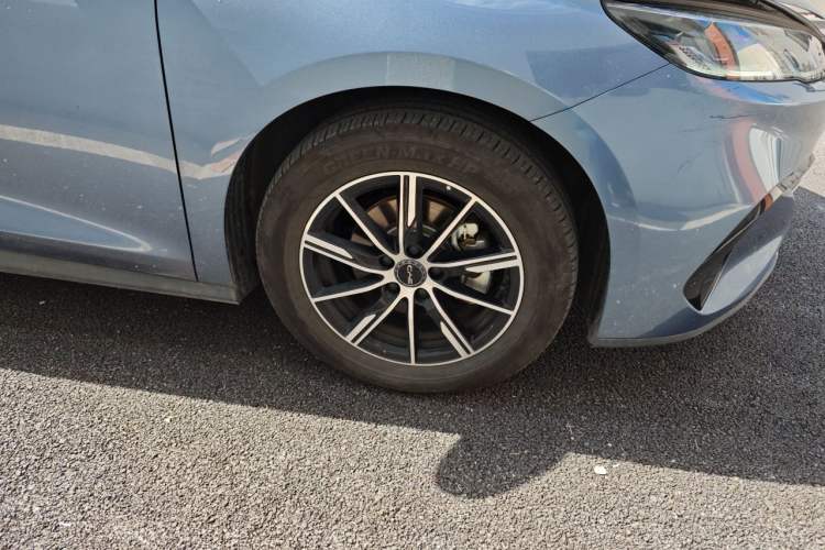 Used BYD Seal 06 New Energy 2024 DM-i 120KM Luxury Model Right Front Wheel Hub