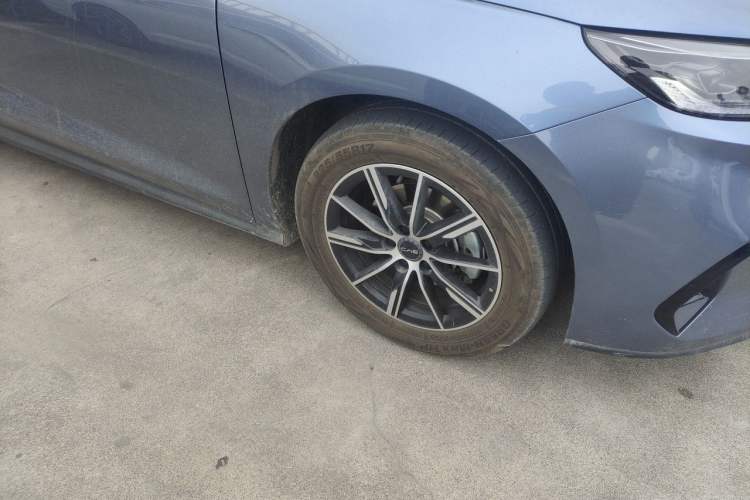 Used BYD Seal 06 New Energy 2024 DM-i 120KM Prestige Model Right Front Wheel Hub