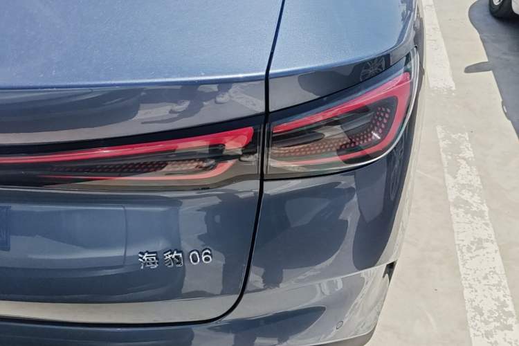 Used BYD Seal 06 New Energy 2024 DM-i 80KM Luxury Model Right Rear Taillight