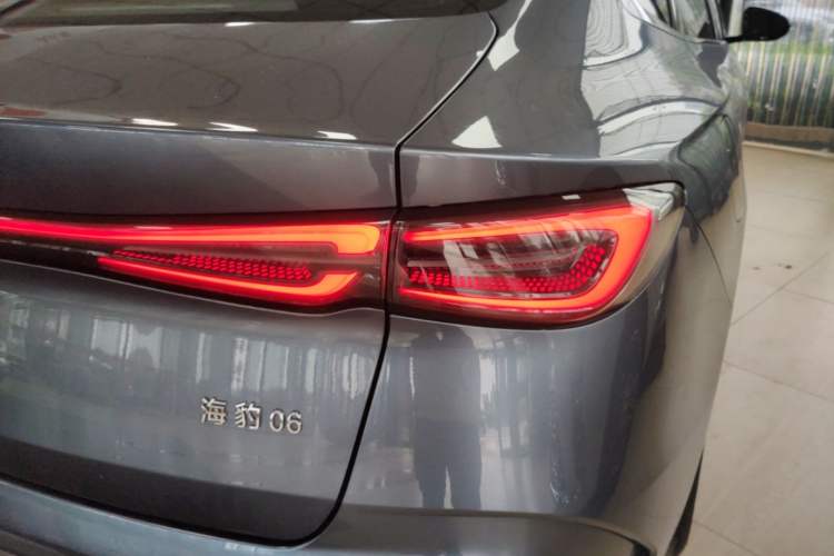 Used BYD Seal 06 New Energy 2024 DM-i 80KM Prestige Model Right Rear Taillight