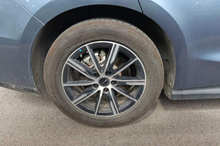 Used BYD Seal 06 New Energy 2024 DM-i 120KM Prestige Model Right Rear Wheel Hub