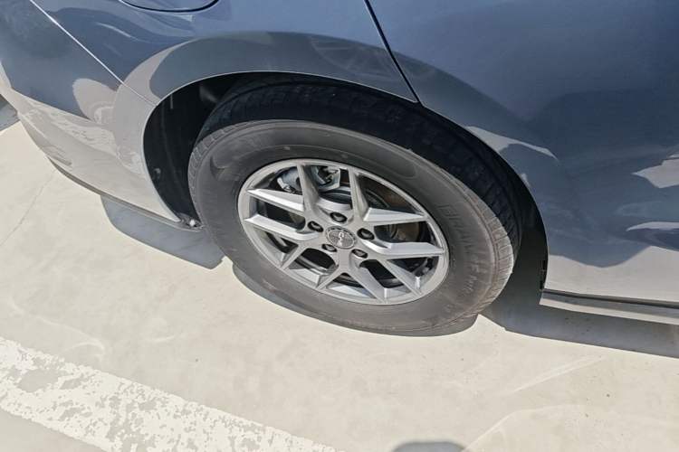 Used BYD Seal 06 New Energy 2024 DM-i 80KM Luxury Model Right Rear Wheel Hub