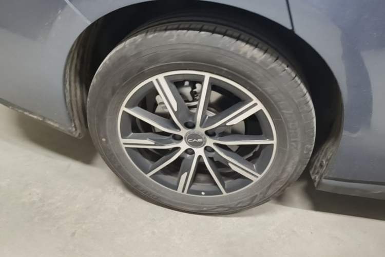 Used BYD Seal 06 New Energy 2024 DM-i 120KM Prestige Model Right Rear Wheel Hub