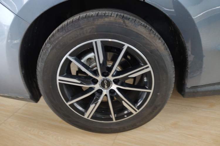 Used BYD Seal 06 New Energy 2024 DM-i 80KM Prestige Model Right Rear Wheel Hub
