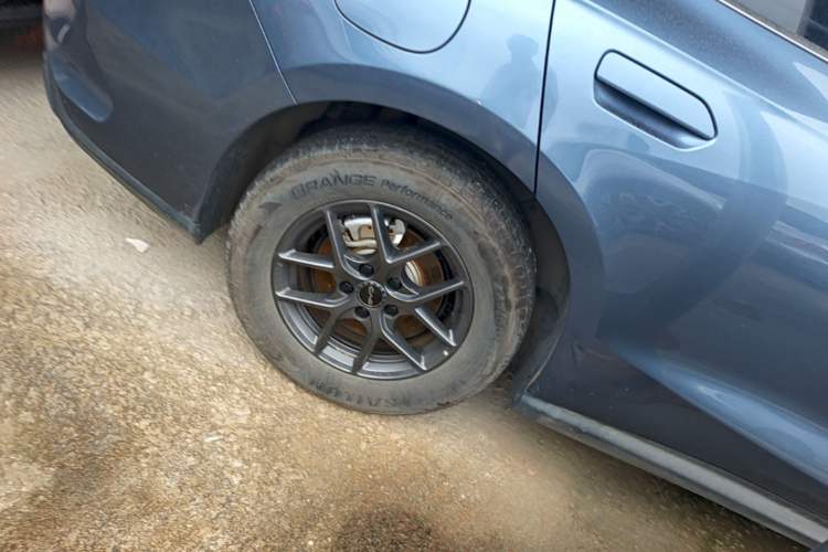 Used BYD Seal 06 New Energy 2024 DM-i 80KM Luxury Model Right Rear Wheel Hub
