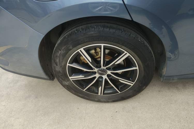 Used BYD Seal 06 New Energy 2024 DM-i 80KM Prestige Model Right Rear Wheel Hub