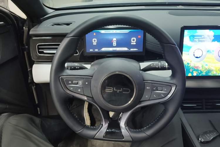 Used BYD Seal 06 New Energy 2024 DM-i 120KM Prestige Model Steering Wheel