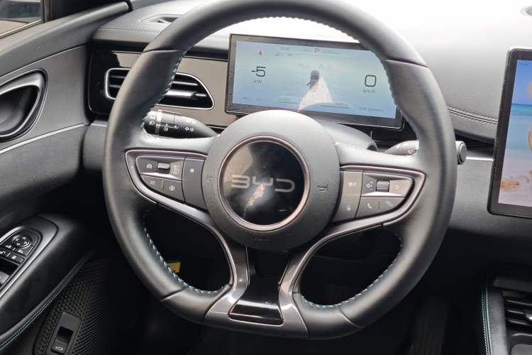 Used BYD Seal 06 New Energy 2024 DM-i 80KM Prestige Model Steering Wheel