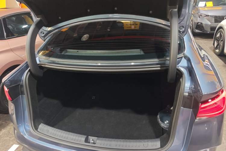Used BYD Seal 06 New Energy 2024 DM-i 120KM Luxury Model Trunk