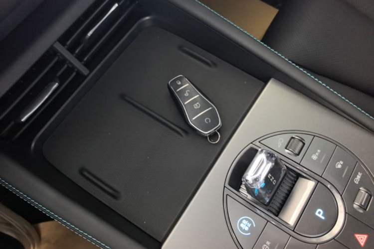 Used BYD Seal 06 New Energy 2024 DM-i 80KM Prestige Model Vehicle Key