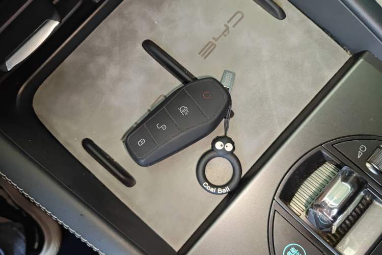 Used BYD Seal 06 New Energy 2024 DM-i 80KM Luxury Model Vehicle Key