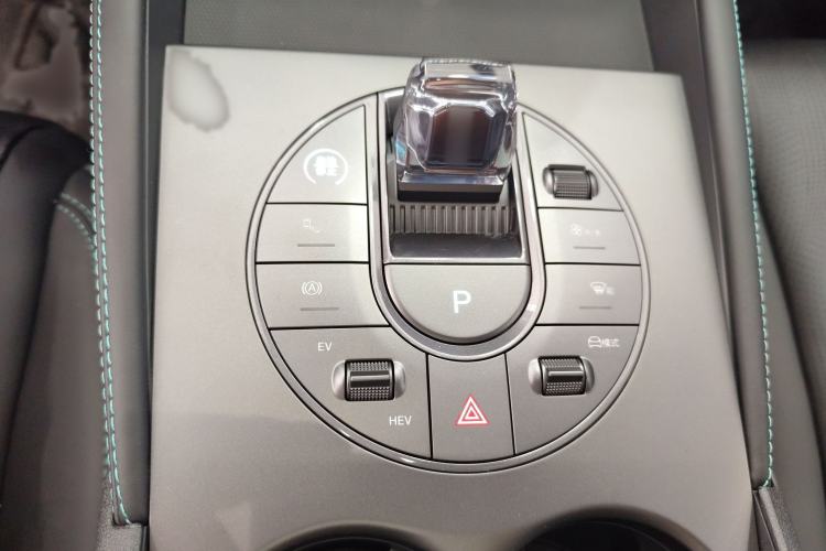 Used BYD Seal 06 New Energy 2024 DM-i 120KM Luxury Model Gear Lever