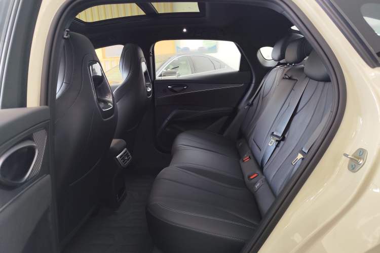 Used BYD Seal 06 New Energy 2024 DM-i 120KM Luxury Model Interior 4
