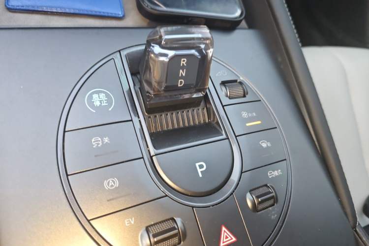 Used BYD Seal 06 New Energy 2024 DM-i 120KM Prestige Model Gear Lever