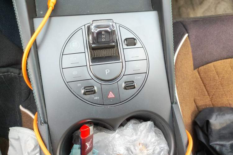Used BYD Seal 06 New Energy 2024 DM-i 120KM Prestige Model Gear Lever