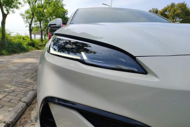 Used BYD Seal 06 New Energy 2024 DM-i 120KM Prestige Model Right Front Headlight