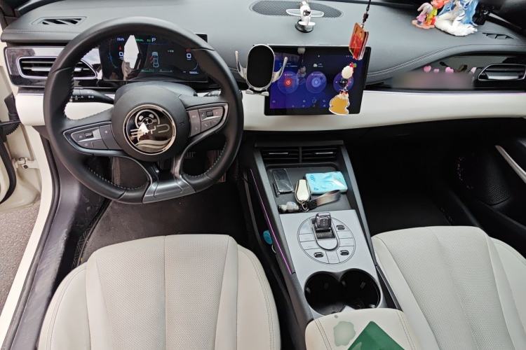 Used BYD Seal 06 New Energy 2024 DM-i 80KM Luxury Model Center Console