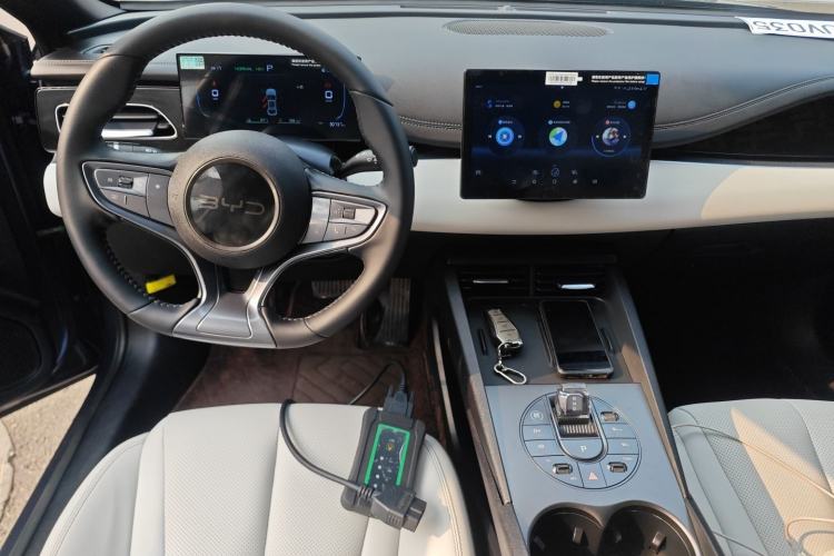 Used BYD Seal 06 New Energy 2024 DM-i 80KM Luxury Model Center Console