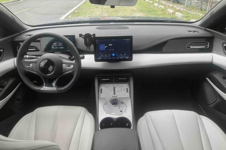 Used BYD Seal 06 New Energy 2024 DM-i 80KM Luxury Model Center Console