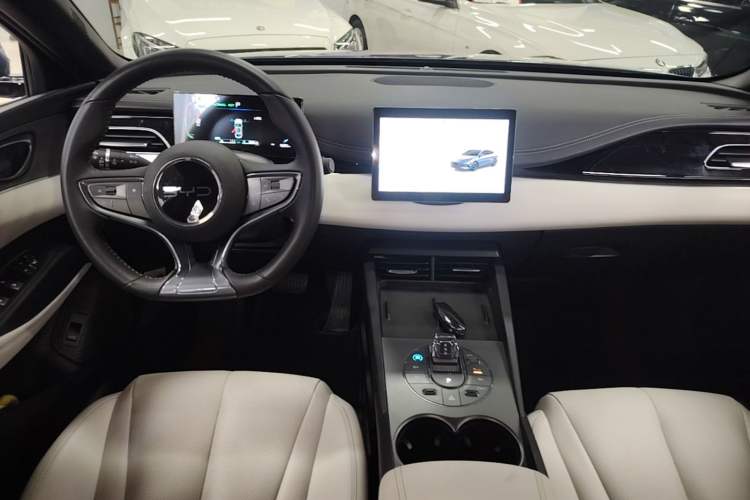 Used BYD Seal 06 New Energy 2024 DM-i 80KM Luxury Model Center Console