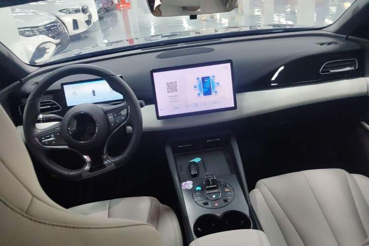 Used BYD Seal 06 New Energy 2024 DM-i 80KM Prestige Model Center Console
