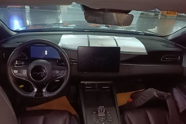 Used BYD Seal 06 New Energy 2024 DM-i 120KM Luxury Model Center Console