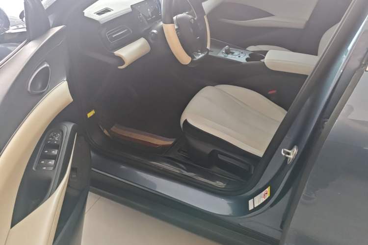 Used BYD Seal 06 New Energy 2024 DM-i 80KM Luxury Model Driver Seat