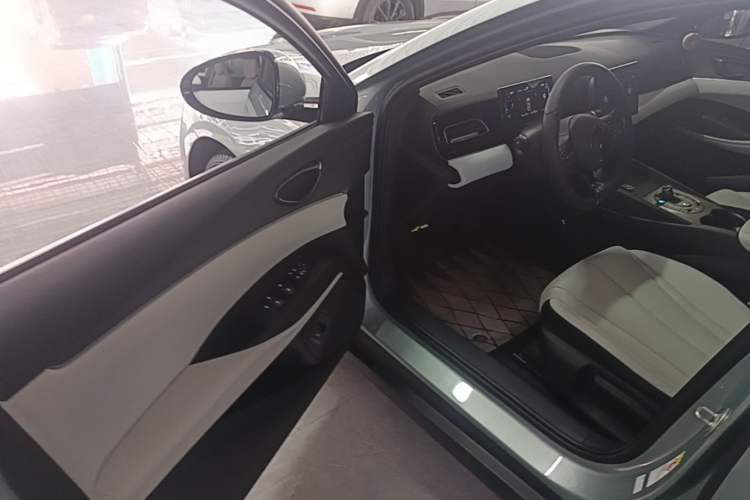 Used BYD Seal 06 New Energy 2024 DM-i 80KM Luxury Model Driver Seat