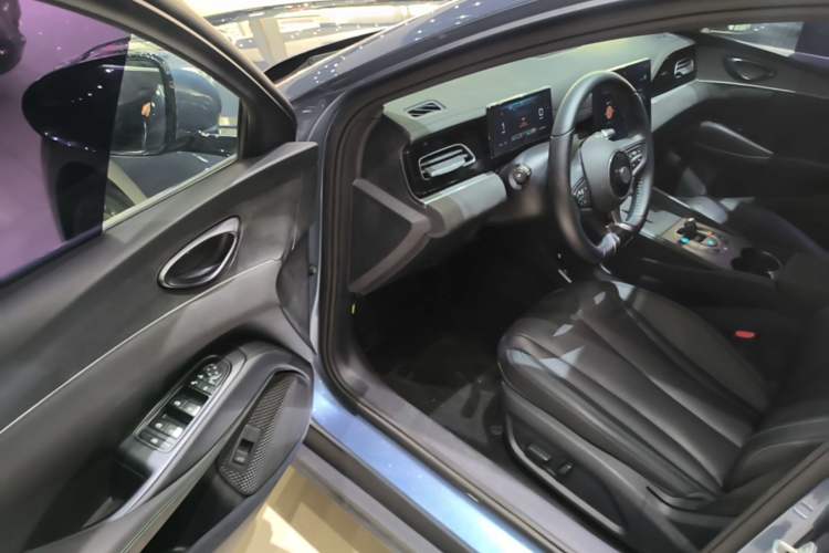 Used BYD Seal 06 New Energy 2024 DM-i 80KM Prestige Model Driver Seat