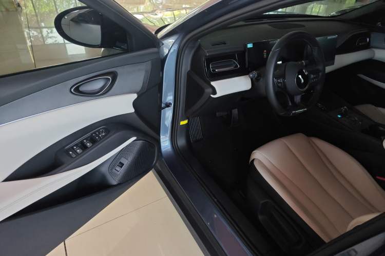 Used BYD Seal 06 New Energy 2024 DM-i 80KM Luxury Model Driver Seat