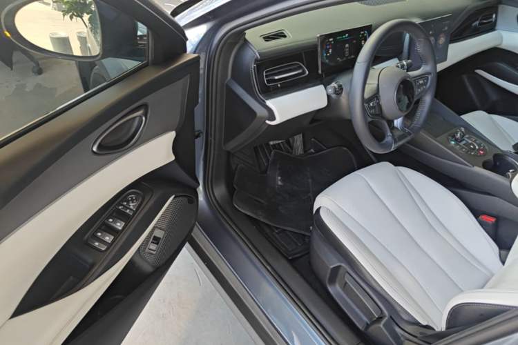 Used BYD Seal 06 New Energy 2024 DM-i 80KM Luxury Model Driver Seat