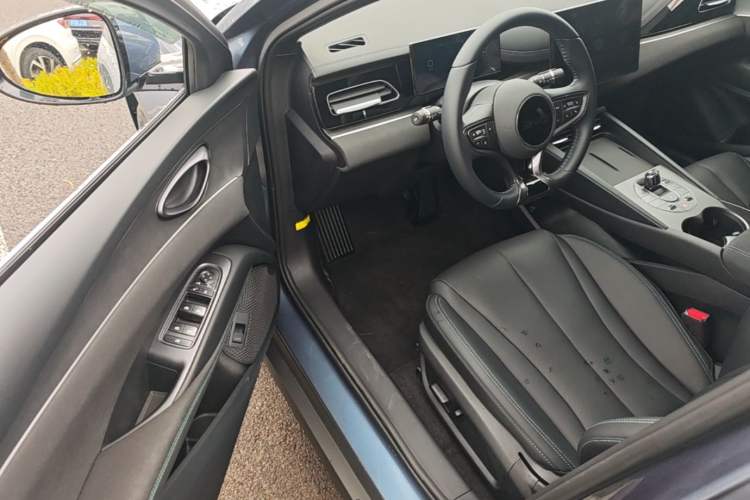 Used BYD Seal 06 New Energy 2024 DM-i 80KM Prestige Model Driver Seat