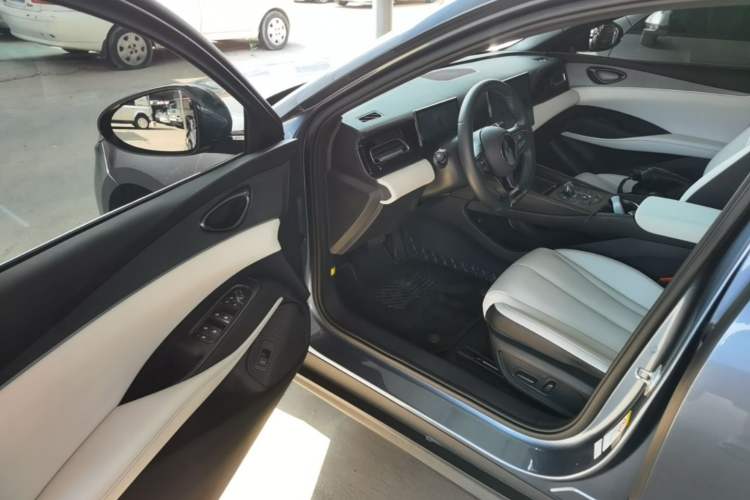 Used BYD Seal 06 New Energy 2024 DM-i 80KM Prestige Model Driver Seat