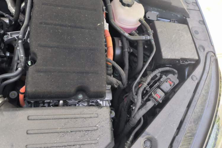 Used BYD Seal 06 New Energy 2024 DM-i 120KM Prestige Model Engine Bay Left