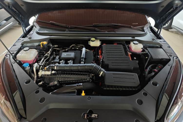 Used BYD Seal 06 New Energy 2024 DM-i 80KM Luxury Model Engine Bay
