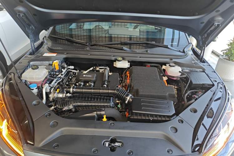 Used BYD Seal 06 New Energy 2024 DM-i 80KM Luxury Model Engine Bay