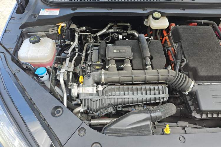 Used BYD Seal 06 New Energy 2024 DM-i 80KM Prestige Model Engine Bay Right