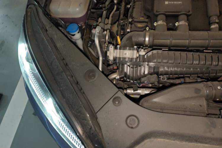 Used BYD Seal 06 New Energy 2024 DM-i 80KM Prestige Model Engine Bay Right