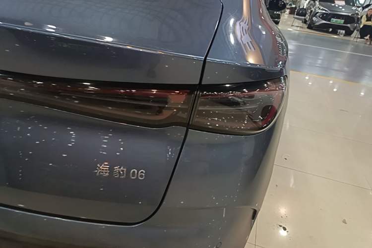 Used BYD Seal 06 New Energy 2024 DM-i 120KM Luxury Model Exterior 3