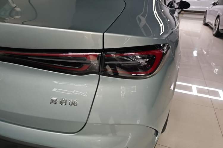 Used BYD Seal 06 New Energy 2024 DM-i 80KM Prestige Model Exterior 3