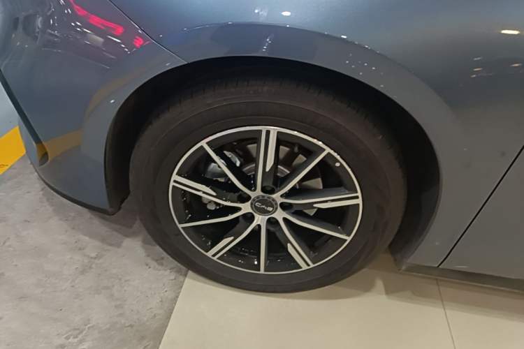 Used BYD Seal 06 New Energy 2024 DM-i 120KM Luxury Model Exterior 4