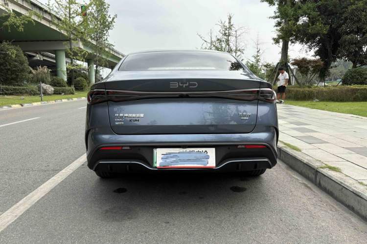 Used BYD Seal 06 New Energy 2024 DM-i 120KM Prestige Model Exterior 4
