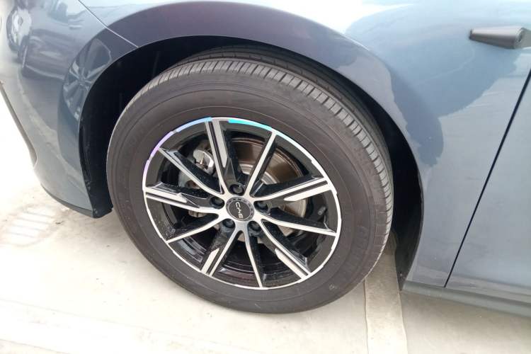 Used BYD Seal 06 New Energy 2024 DM-i 80KM Prestige Model Exterior 4