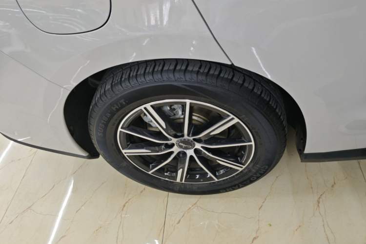 Used BYD Seal 06 New Energy 2024 DM-i 120KM Prestige Model Exterior 5
