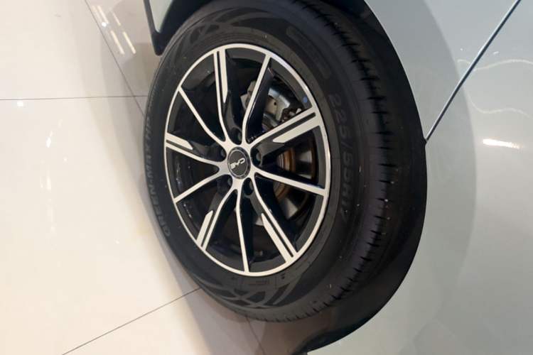 Used BYD Seal 06 New Energy 2024 DM-i 120KM Luxury Model Exterior 5