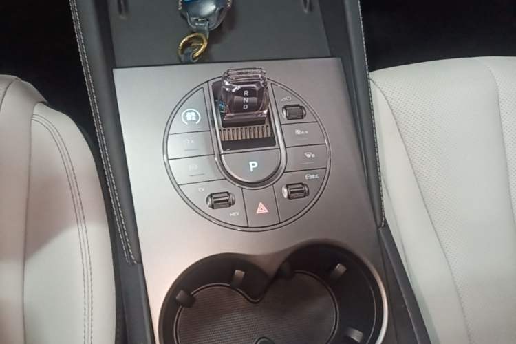 Used BYD Seal 06 New Energy 2024 DM-i 120KM Prestige Model Gear Lever